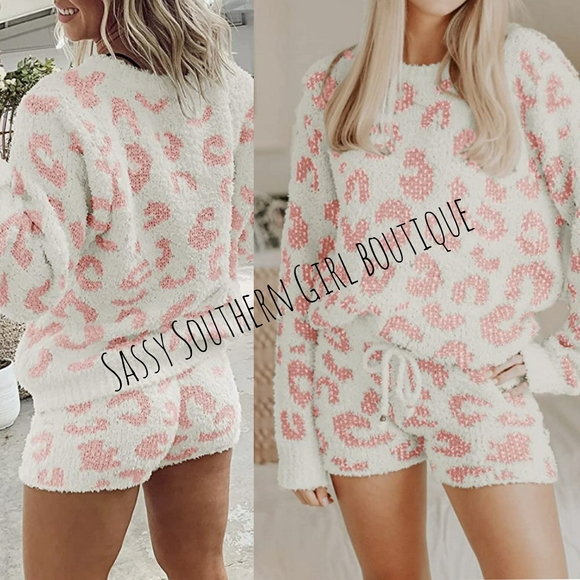 🆕⭐Fuzzy white pink cheetah leopard lounge set - Picture 5 of 10